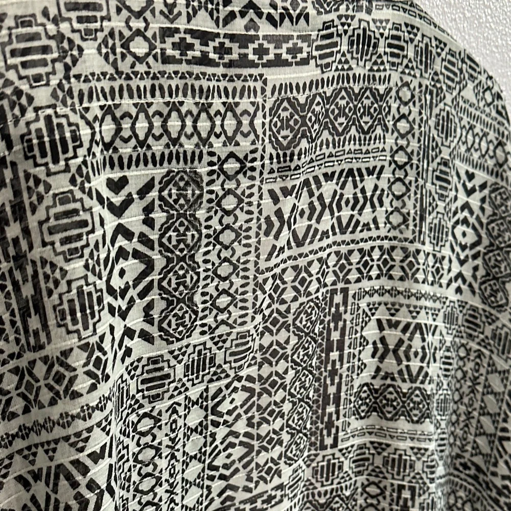 Black & White Geometric Fringe Wrap Scarf
